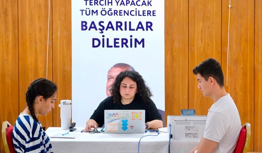 Adana Büyükşehir Belediyesi’nden YKS adaylarına ücretsiz tercih desteği