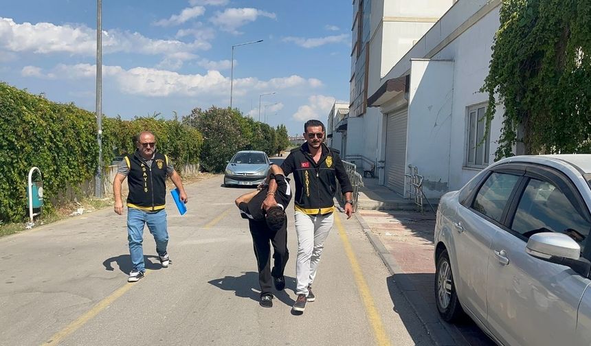 Adana'da 3 kişiyi öldüren zanlı tutuklandı
