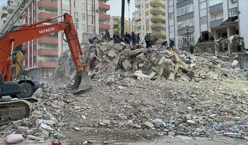 Adana'da Belük Apartmanı davasında karar! 5 sanığa hapis cezası