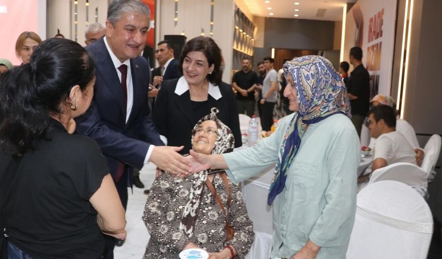 Adana'da şehit aileleri ve gaziler onuruna anlamlı buluşma