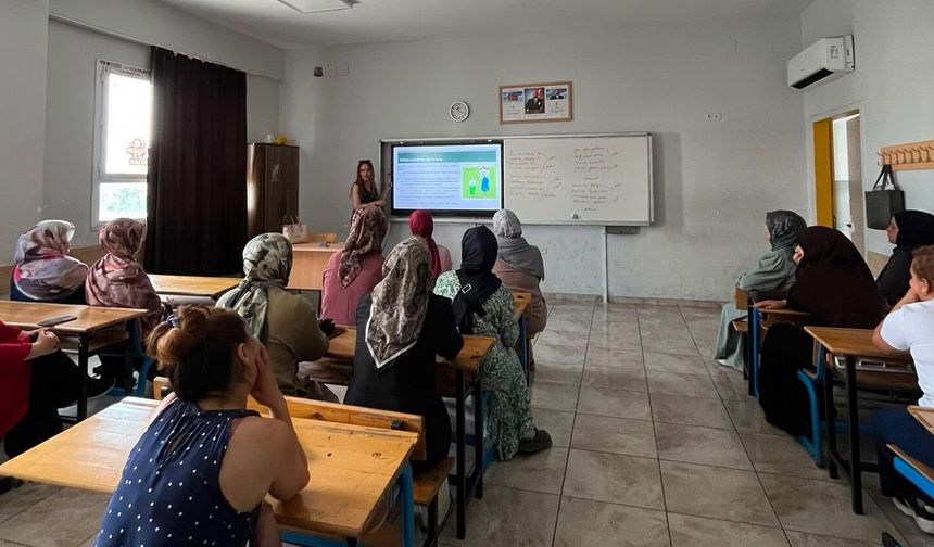 Adana’da velilere eğitim desteği