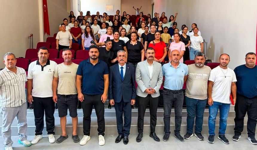 Ali Bedrettin Karataş'tan başarılı voleybolculara kutlama