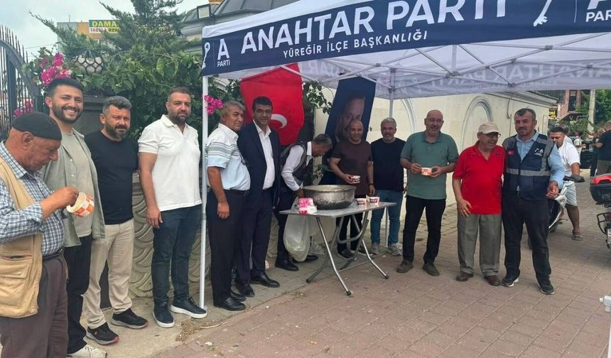Anahtar Parti'den Yüreğir'de aşure ikramı ve birlik mesajı