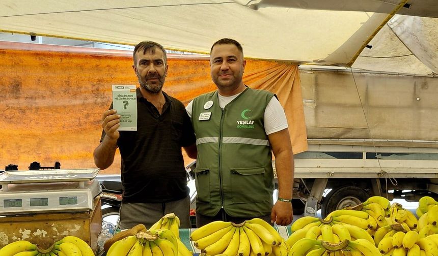 Ceyhan Yeşilay'dan pazar yerinde bağımlılıkla mücadele farkındalığı