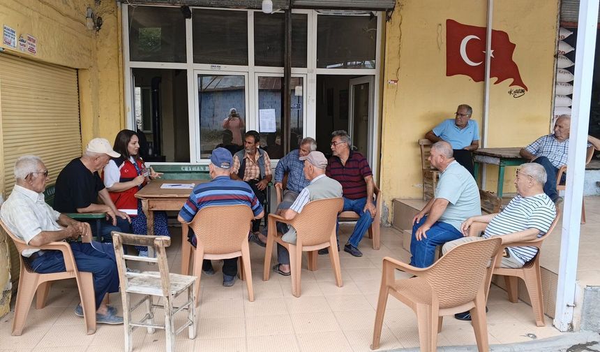 Ceyhan’da yaşlılara eğitim: Kıraathanede sağlık ve teknoloji oturumları düzenlendi