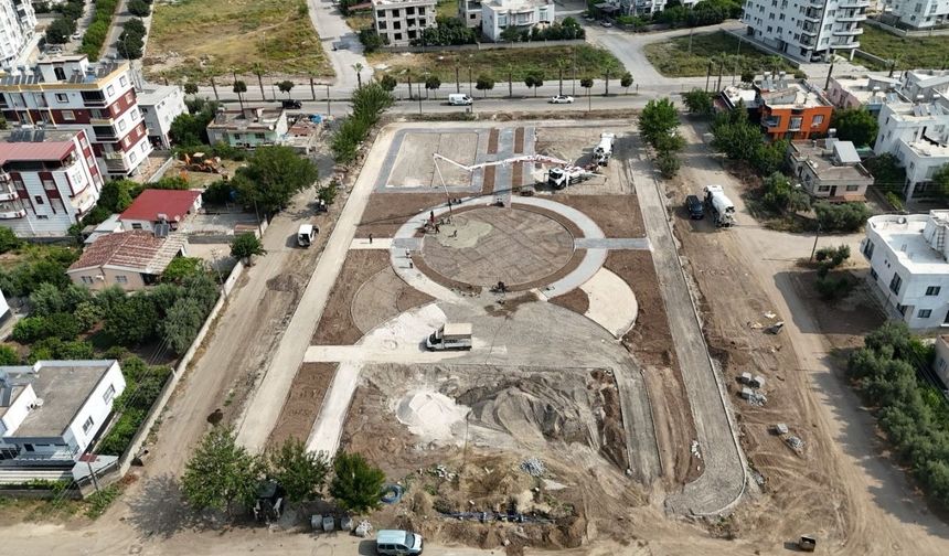 Ceyhan'ın yeni meydanında çalışmalar hız kesmeden sürüyor