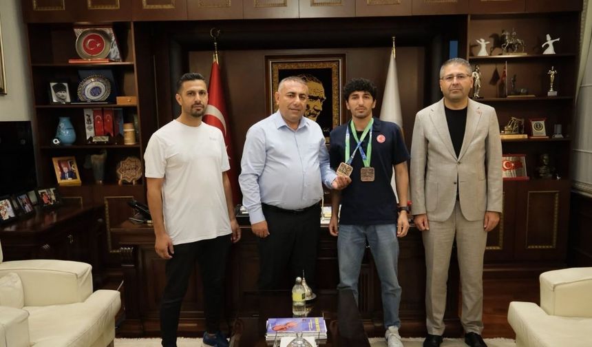 Güngör Geçer, Milli Karateci Diyar Hasanoğlu'nu ağırladı