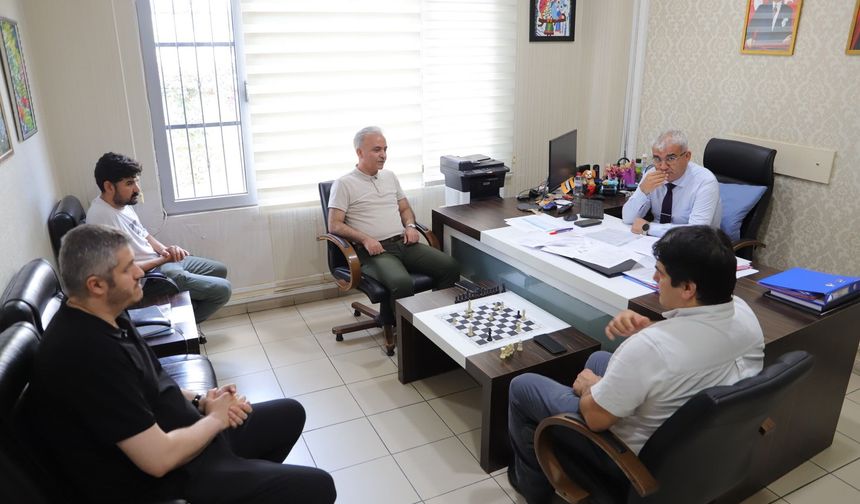 İl Müdürü Mustafa Gökboğa’dan Seyhan Çocuk Evleri Sitesine ziyaret