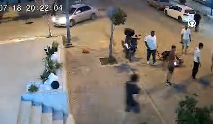 Kozan'da feci çarpışma: Motosiklet kazası güvenlik kamerasında