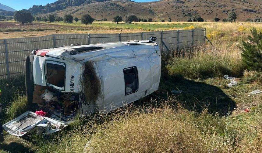 Şarampole devrilen işçi servisinde 19 kişi yaralandı