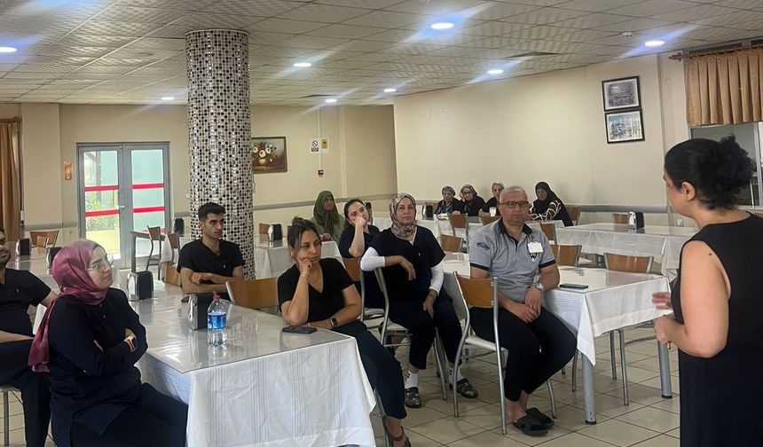 Seyhan Huzurevi’nde sağlık için iş birliği: Personel bilgilendirildi