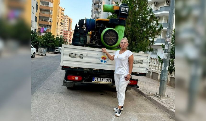 Toros Mahallesi'nde akşam ilaçlama çalışmaları devam ediyor