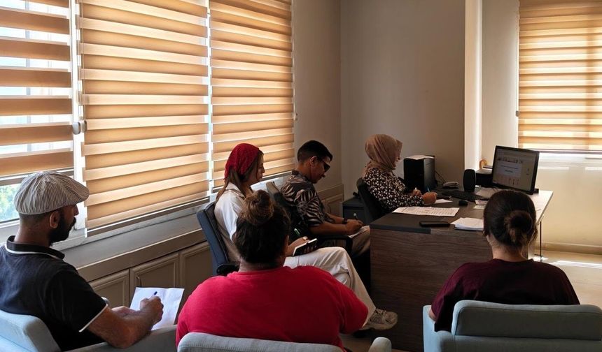 Yeşilay Adana Şubesi’nden gönüllülere temel bağımlılık eğitimi