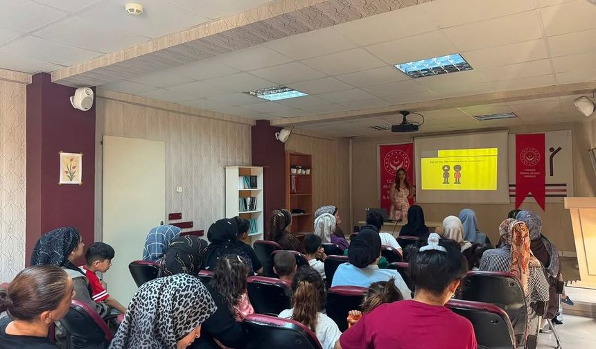 Yüreğir Sosyal Hizmet Merkezi’nden ailelere “Mahremiyet” eğitimi