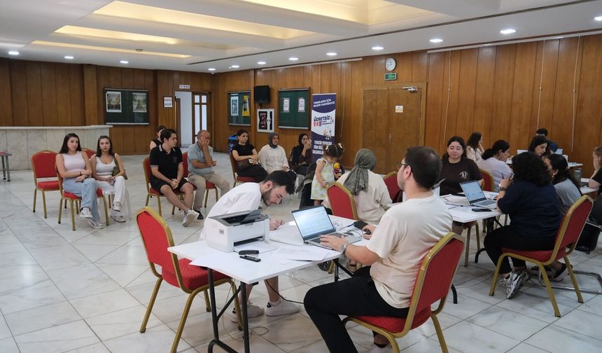 Adana Büyükşehir Belediyesi'nden YKS adaylarına uzman desteği