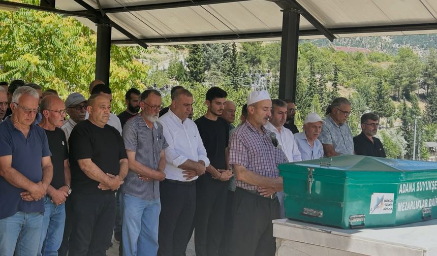 Adana siyasetinde acı veda: Halil Koçoğlu son yolculuğuna uğurlandı