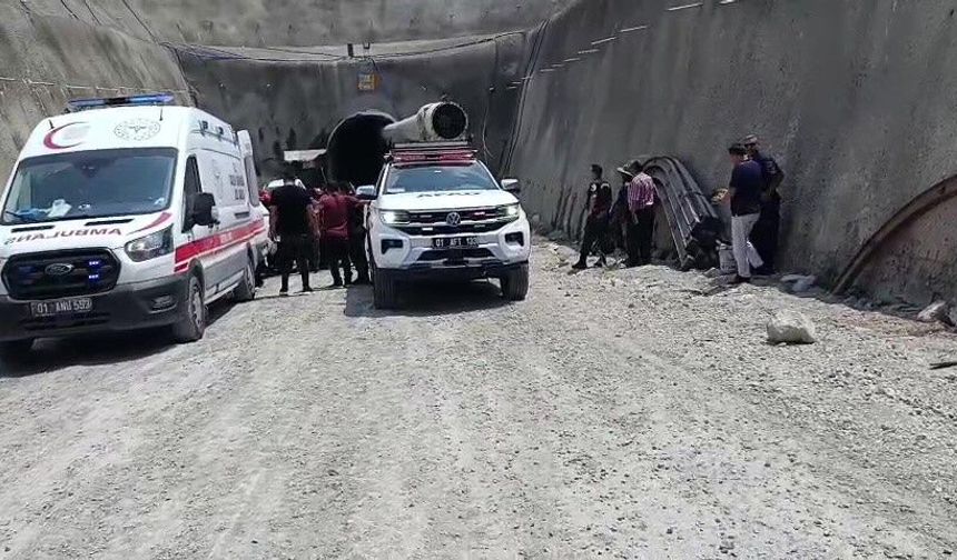 Adana'da içme suyu projesinde göçük: 1 işçi hayatını kaybetti, 1'i yaralı