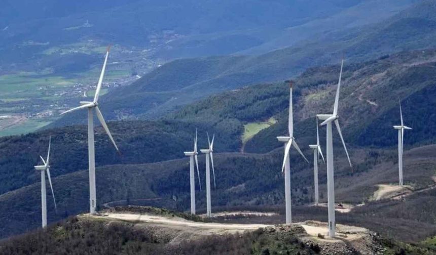 Adana’ya 1 milyar 85 milyon TL’lik enerji yatırımı: 12 türbin kurulacak