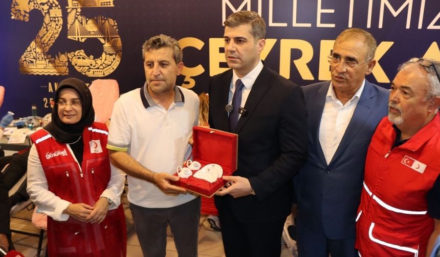AK Parti Adana ve Kızılay’dan “Birbirimize Candan Bağlıyız” Kampanyası