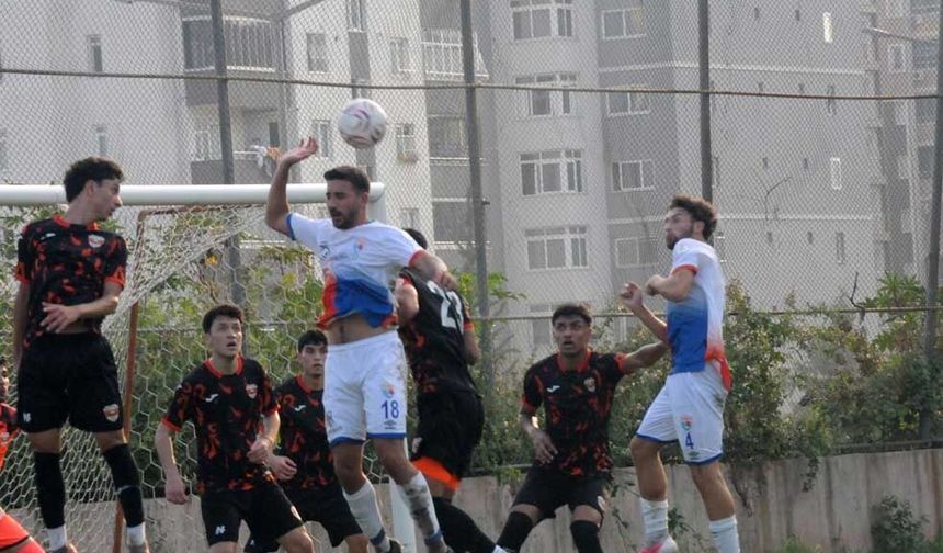 Genç kadroyla sahaya çıkan Adanaspor sezonun ilk maçını kaybetti