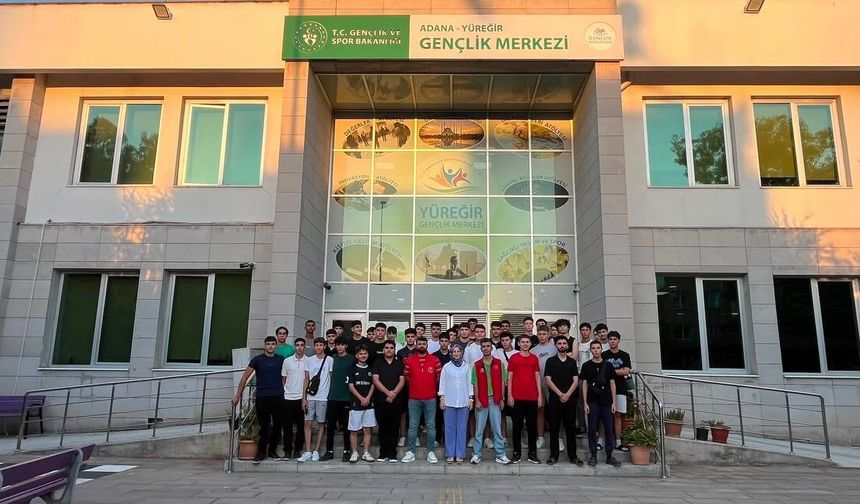GSB Yüreğir'den Çanakkale'ye vefa köprüsü: Gençler dualarla uğurlandı