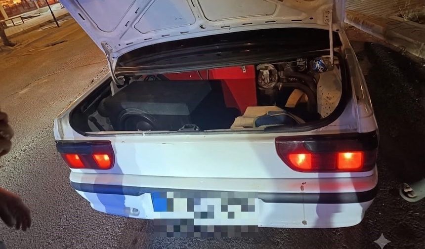 Kozan'da modifiyeli araçlara geçit yok: 187 bin TL ceza kesildi