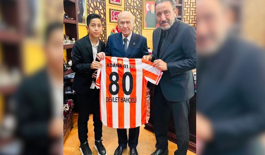 Menderes Kutlu'dan Devlet Bahçeli'ye 80 numaralı Adana 01 FK forması