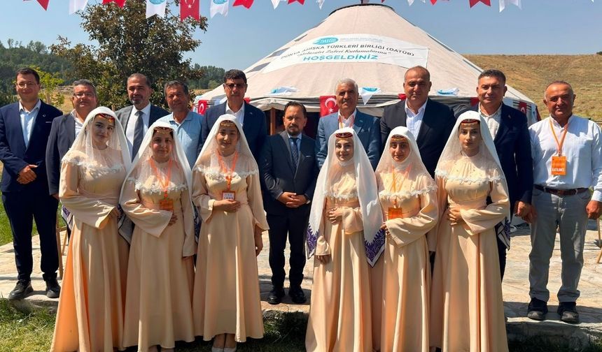 MHP Heyeti Malazgirt'te Ahıska Türkleriyle bir araya geldi