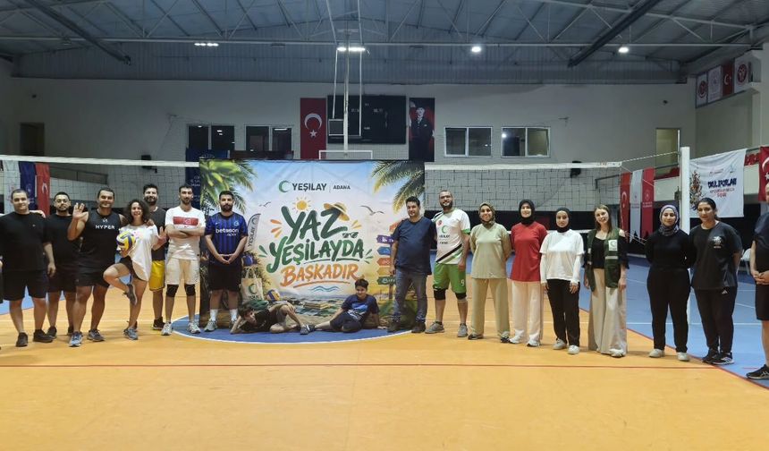 Yeşilay Adana Gönüllüleri Voleybol sahasında buluştu