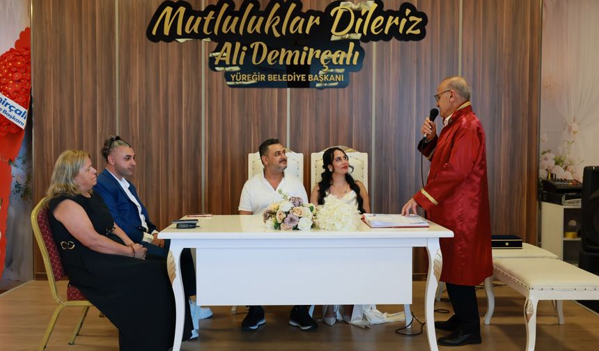Yüreğir’de mutlu son: Bahar Boydak ve Serdal Çalar dünyaevine girdi