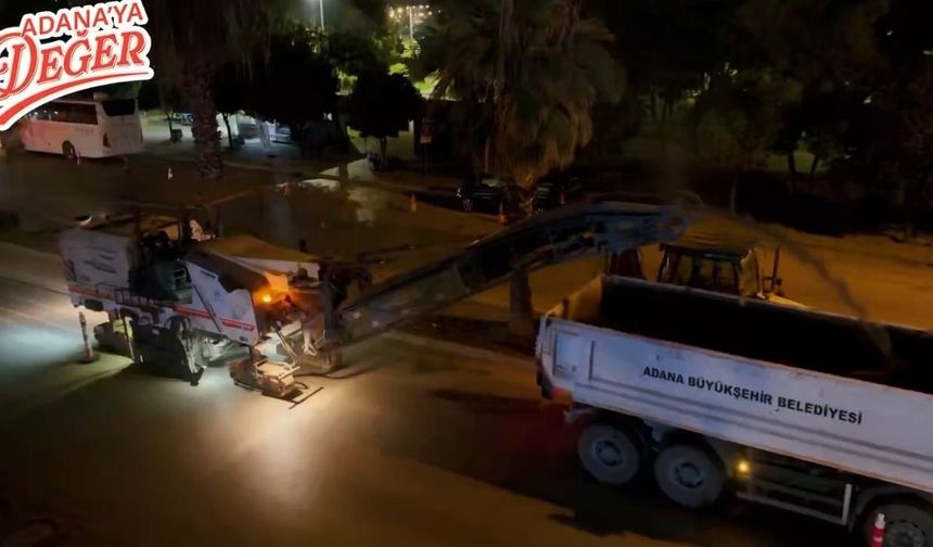 Adana Büyükşehir Belediyesi'nden Hacı Sabancı Bulvarı'nda gece mesaisi