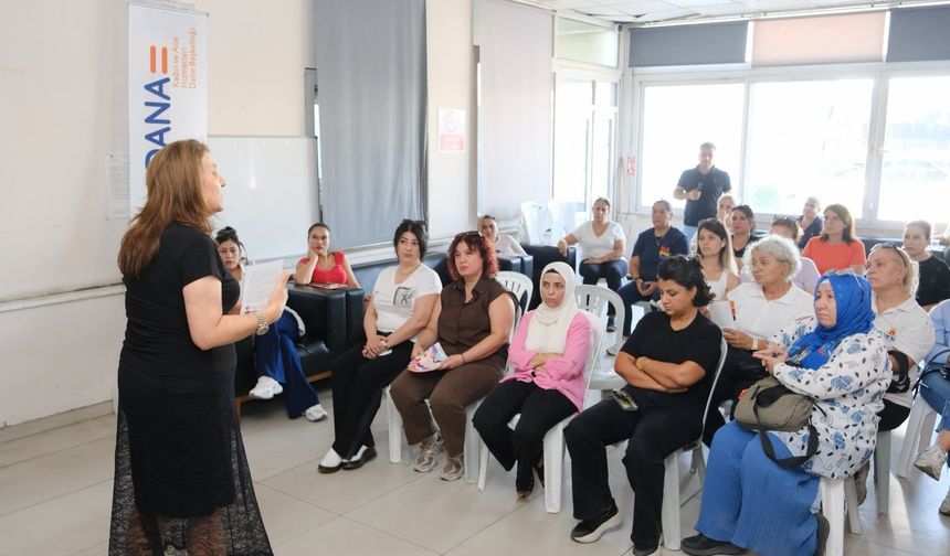 Adana Büyükşehir'den kadın personele destek rehberi