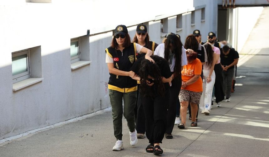 Adana merkezli fuhuş operasyonunda 17 şüpheli tutuklandı