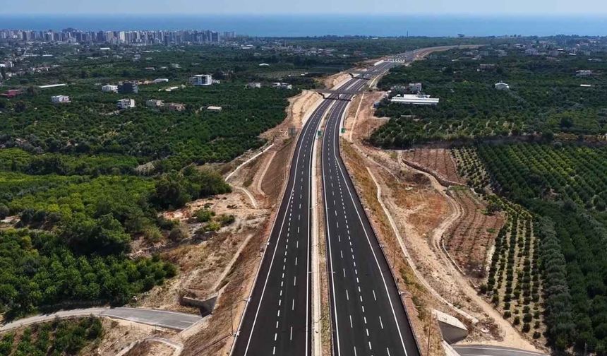 Adana-Mersin ulaşımını rahatlatacak otoyolda sona gelindi