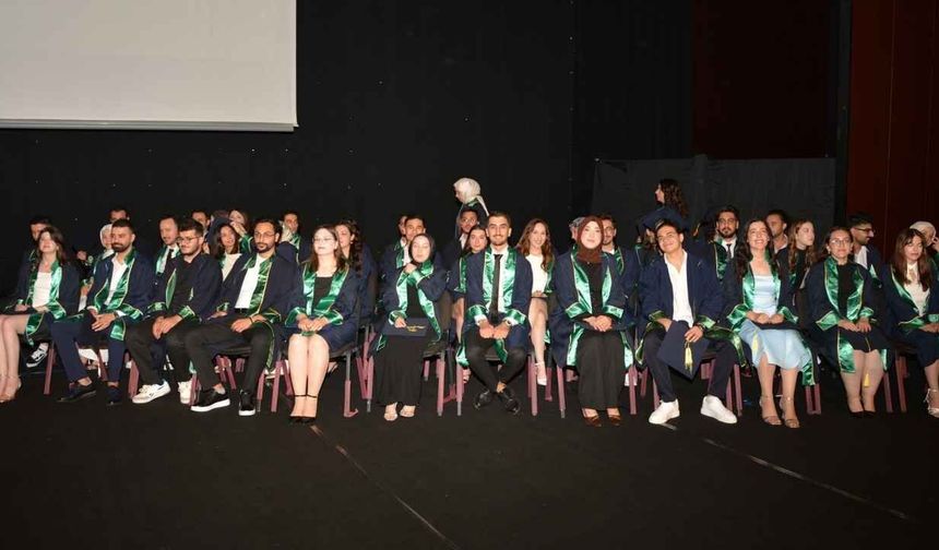 Adana’da 110 genç diş hekimi mesleğe ilk adımını attı