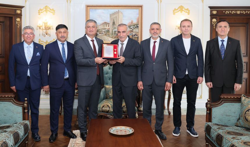 Adana’da iki bağışçıya TSKGV’den Altın Madalya ve Berat Belgesi