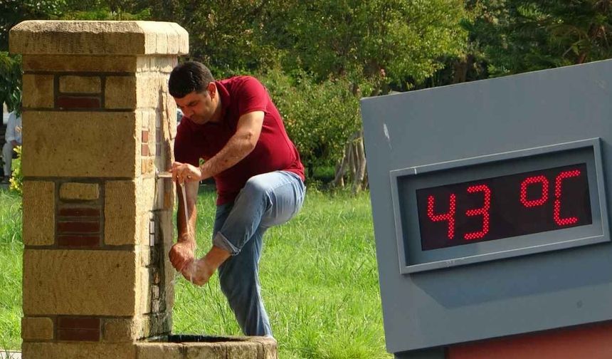 Adana’da termometreler 43 dereceyi gösterdi: Güneşle ateşkes istiyoruz