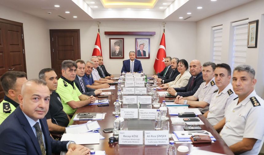 Adana’da yeni eğitim öğretim yılı öncesi kapsamlı güvenlik ve hazırlık zirvesi
