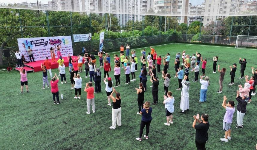Adana’da Zumba etkinliğiyle enerji yükseldi