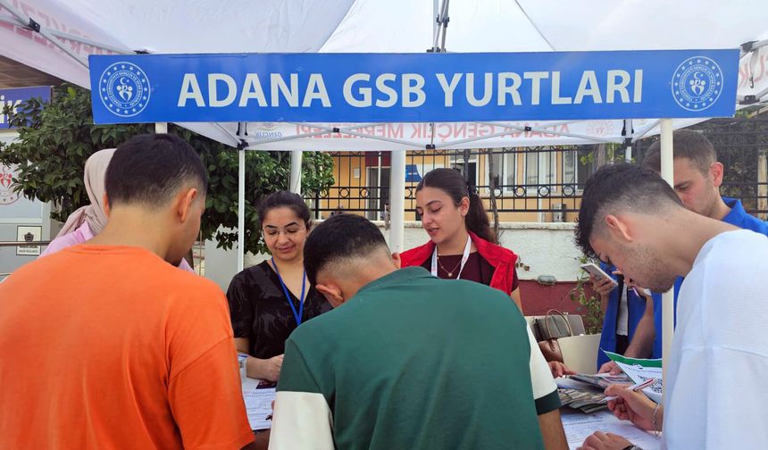 Adana’ya gelen üniversite öğrencilerine otogardan yurda ulaşım desteği