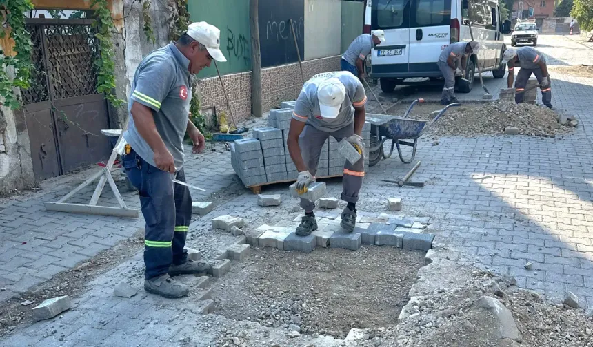 Ceyhan Belediyesi’nden çifte atılım: Hem yollar yenileniyor hem kent tertemiz tutuluyor