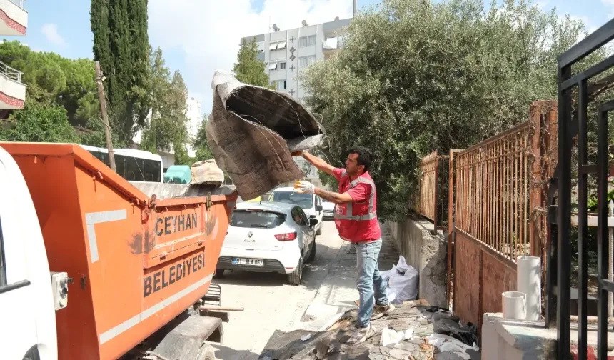 Ceyhan Belediyesinden temizlik seferberliği: Kent genelinde çalışmalar aralıksız sürüyor