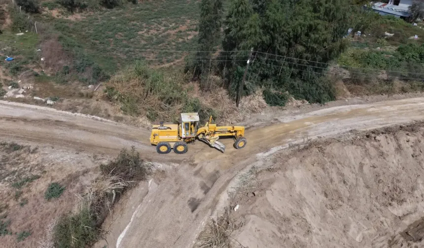Ceyhan Belediyesinden yol atılımı: Kaplama çalışmaları hız kesmiyor