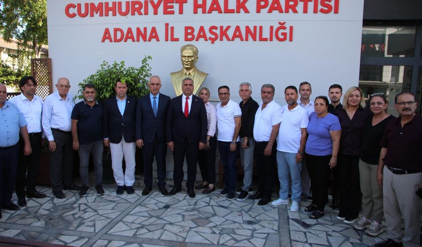 CHP Adana il binasında esnaf buluşması: "Kent ekonomisine güç veriyorlar"