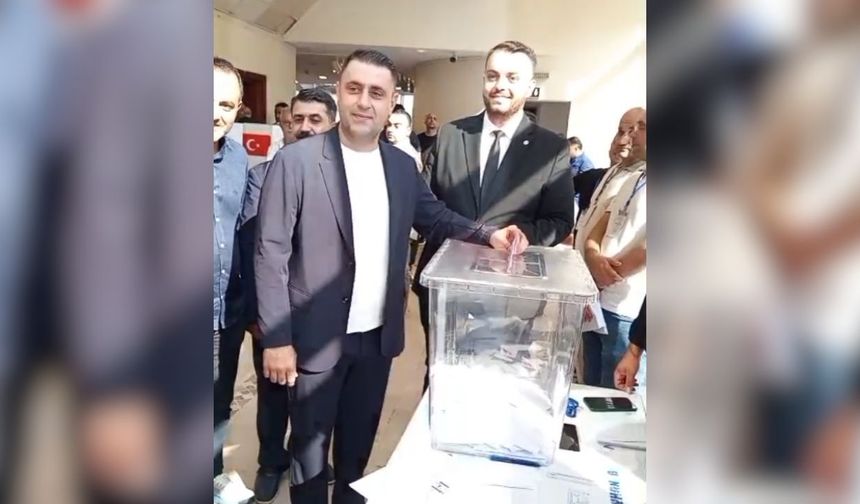 Emrah Kozay, Yeni Parti Seyhan seçiminde sandık başında