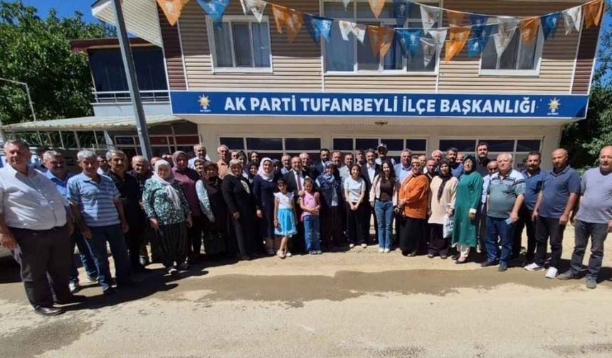 Faruk Aytek’ten Tufanbeyli çıkarması: Vatandaşlarla bir araya geldi