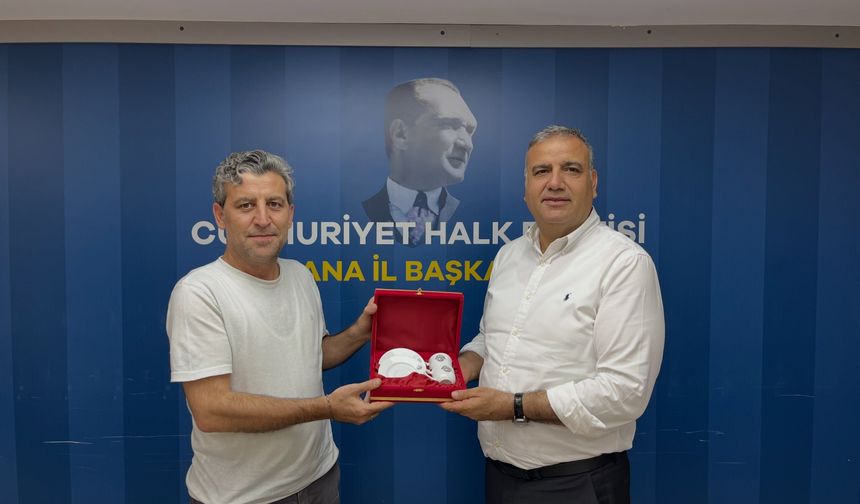 Kızılay heyetinden CHP Adana İl Başkanlığına anlamlı ziyaret