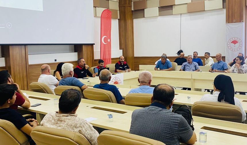 Kozan hurmasında kalite seferberliği: Üreticilere hijyen ve farkındalık eğitimi