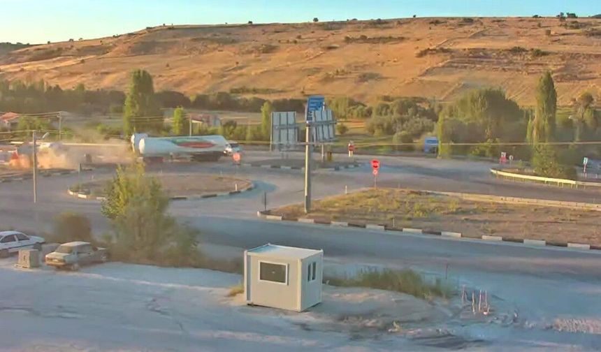 LNG tankeriyle çarpışan kamyon şarampole devrildi: 3 yaralı