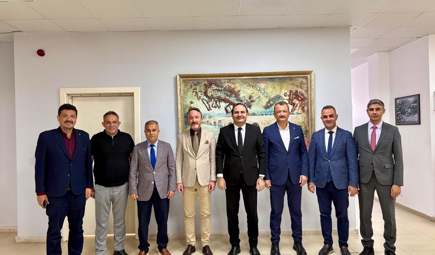 Seyhan'da eğitim için güç birliği: AK Parti Seyhan ilçe başkanından Müdür Çelik'e ziyaret
